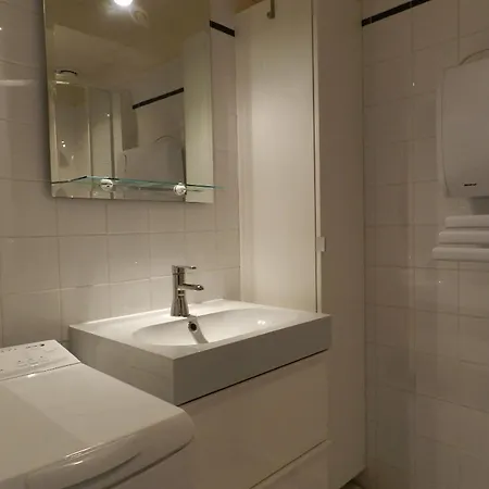 Appartement Bormes-les-mimosas, 1 Piece, 4 Personnes - Fr-1-251-632 *