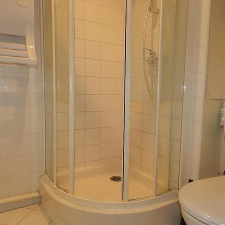 Appartement Bormes-les-mimosas, 1 Piece, 4 Personnes - Fr-1-251-632 *